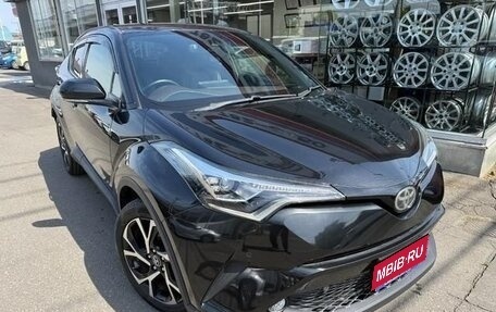 Toyota C-HR I рестайлинг, 2017 год, 1 380 000 рублей, 1 фотография