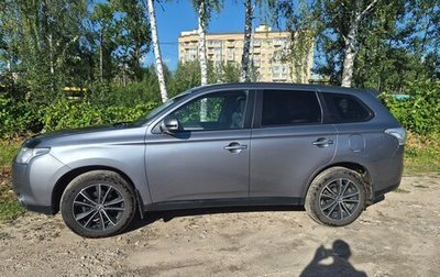 Mitsubishi Outlander III рестайлинг 3, 2013 год, 1 240 000 рублей, 1 фотография
