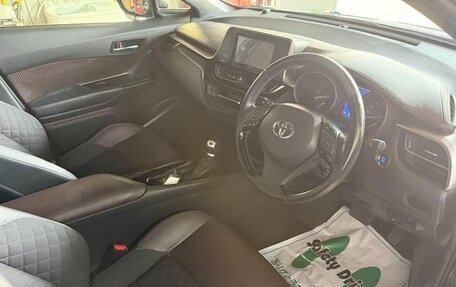 Toyota C-HR I рестайлинг, 2017 год, 1 380 000 рублей, 6 фотография