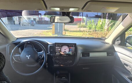 Mitsubishi Outlander III рестайлинг 3, 2013 год, 1 240 000 рублей, 6 фотография