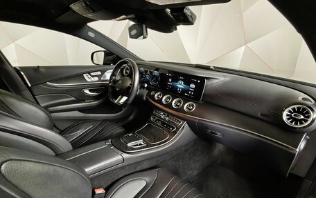 Mercedes-Benz CLS, 2022 год, 6 300 000 рублей, 13 фотография