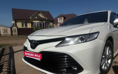 Toyota Camry, 2018 год, 1 650 000 рублей, 10 фотография