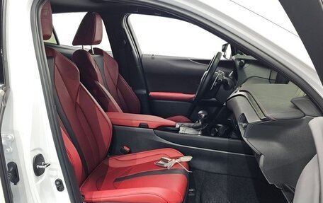 Lexus UX I, 2022 год, 4 850 000 рублей, 11 фотография