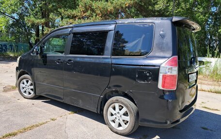 Toyota Noah III, 2008 год, 900 000 рублей, 4 фотография