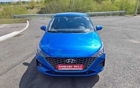 Hyundai Solaris II рестайлинг, 2020 год, 1 820 000 рублей, 2 фотография