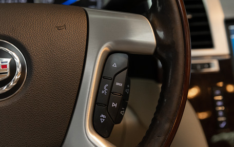 Cadillac Escalade III, 2010 год, 2 190 000 рублей, 15 фотография