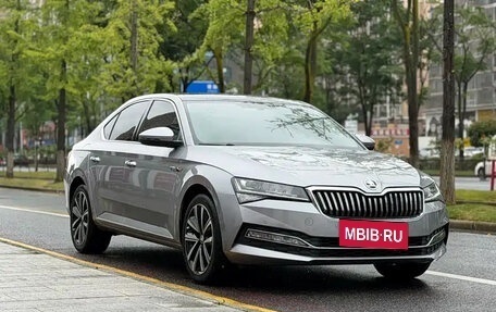 Skoda Superb III рестайлинг, 2022 год, 1 780 190 рублей, 3 фотография