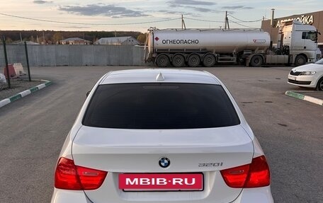 BMW 3 серия, 2011 год, 1 080 000 рублей, 7 фотография