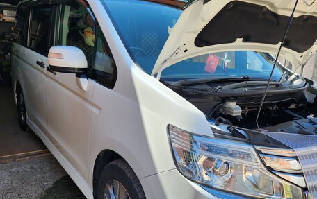 Honda Stepwgn IV, 2013 год, 1 850 000 рублей, 7 фотография