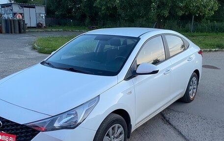 Hyundai Solaris II рестайлинг, 2020 год, 1 500 000 рублей, 2 фотография
