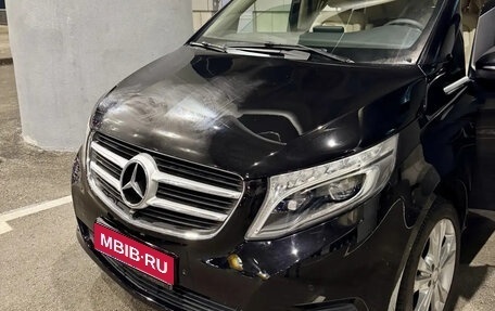 Mercedes-Benz V-Класс, 2016 год, 3 400 000 рублей, 1 фотография