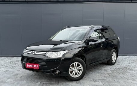 Mitsubishi Outlander III рестайлинг 3, 2013 год, 1 395 000 рублей, 1 фотография