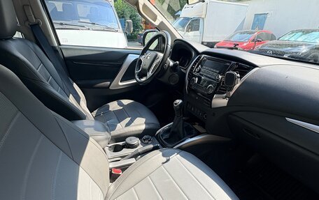 Mitsubishi Pajero Sport III рестайлинг, 2019 год, 3 170 000 рублей, 9 фотография