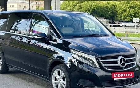Mercedes-Benz V-Класс, 2016 год, 3 400 000 рублей, 2 фотография
