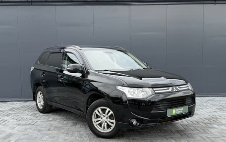Mitsubishi Outlander III рестайлинг 3, 2013 год, 1 395 000 рублей, 5 фотография