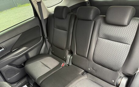 Mitsubishi Outlander III рестайлинг 3, 2013 год, 1 395 000 рублей, 9 фотография