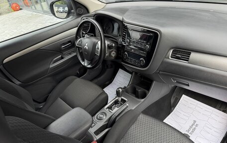 Mitsubishi Outlander III рестайлинг 3, 2013 год, 1 395 000 рублей, 13 фотография