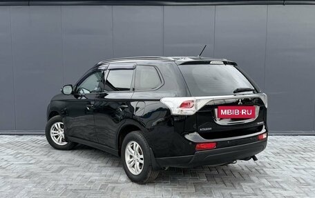 Mitsubishi Outlander III рестайлинг 3, 2013 год, 1 395 000 рублей, 6 фотография
