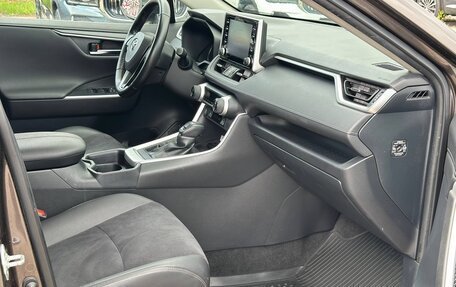 Toyota RAV4, 2020 год, 3 550 000 рублей, 11 фотография