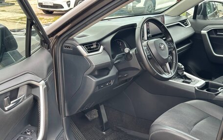 Toyota RAV4, 2020 год, 3 550 000 рублей, 10 фотография