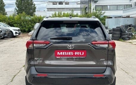 Toyota RAV4, 2020 год, 3 550 000 рублей, 5 фотография