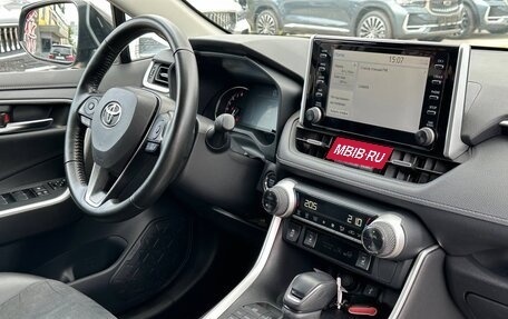 Toyota RAV4, 2020 год, 3 550 000 рублей, 12 фотография