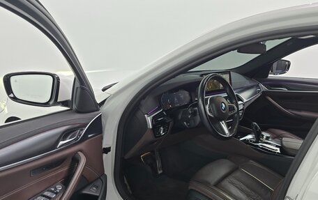 BMW 5 серия, 2023 год, 4 950 007 рублей, 13 фотография