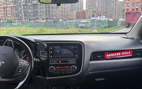 Mitsubishi Outlander III рестайлинг 3, 2019 год, 1 850 000 рублей, 9 фотография