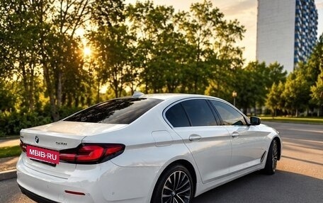BMW 5 серия, 2022 год, 5 600 000 рублей, 2 фотография