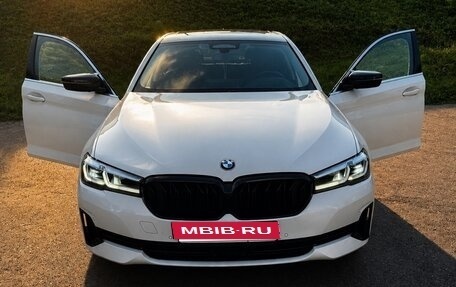 BMW 5 серия, 2022 год, 5 600 000 рублей, 4 фотография