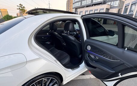 Mercedes-Benz E-Класс, 2016 год, 2 950 000 рублей, 15 фотография