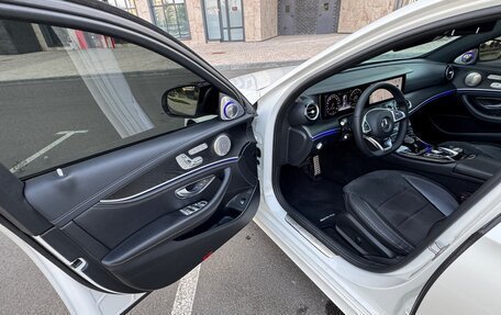 Mercedes-Benz E-Класс, 2016 год, 2 950 000 рублей, 17 фотография