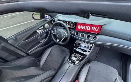 Mercedes-Benz E-Класс, 2016 год, 2 950 000 рублей, 13 фотография