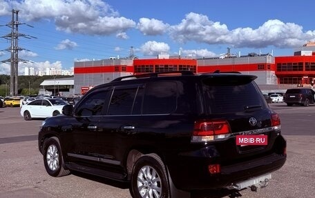 Toyota Land Cruiser 200, 2016 год, 7 600 000 рублей, 2 фотография