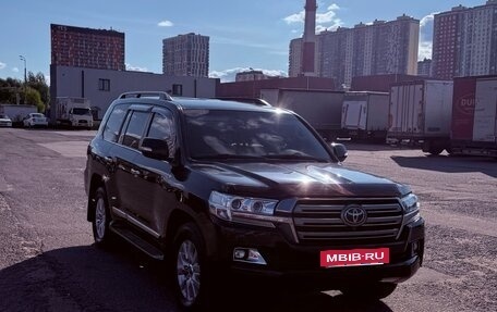 Toyota Land Cruiser 200, 2016 год, 7 600 000 рублей, 12 фотография