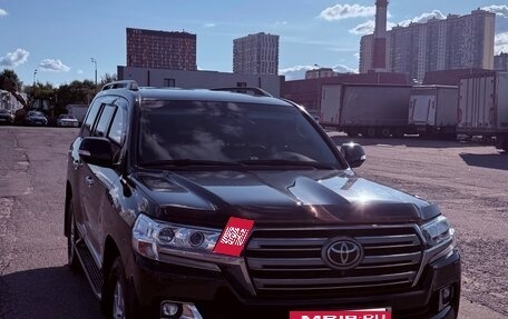 Toyota Land Cruiser 200, 2016 год, 7 600 000 рублей, 21 фотография