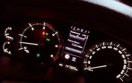 Toyota Land Cruiser 200, 2016 год, 7 600 000 рублей, 30 фотография