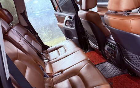 Toyota Land Cruiser 200, 2016 год, 7 600 000 рублей, 36 фотография