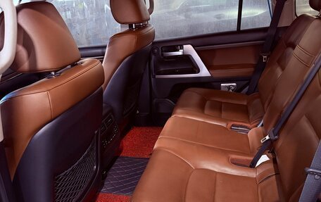 Toyota Land Cruiser 200, 2016 год, 7 600 000 рублей, 39 фотография