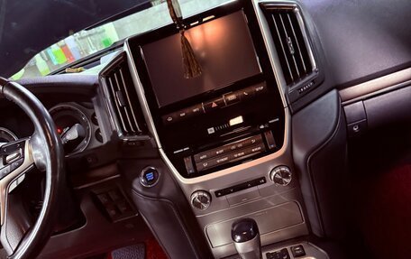 Toyota Land Cruiser 200, 2016 год, 7 600 000 рублей, 37 фотография
