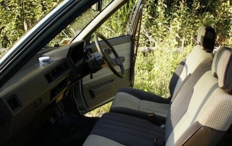 Nissan Prairie III, 1985 год, 590 000 рублей, 3 фотография