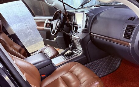 Toyota Land Cruiser 200, 2016 год, 7 600 000 рублей, 32 фотография