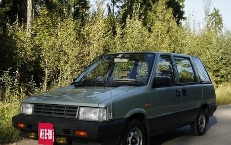Nissan Prairie III, 1985 год, 590 000 рублей, 2 фотография