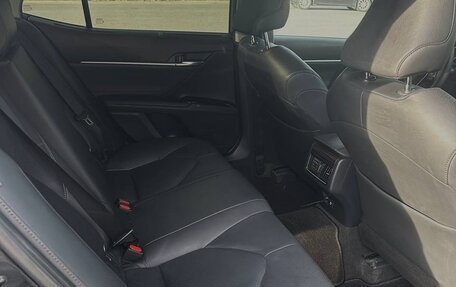 Toyota Camry, 2019 год, 2 500 000 рублей, 17 фотография