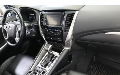 Mitsubishi Pajero Sport III рестайлинг, 2019 год, 3 249 000 рублей, 5 фотография