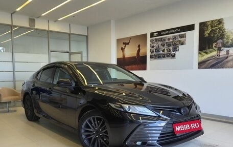 Toyota Camry, 2022 год, 3 290 000 рублей, 3 фотография