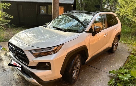 Toyota RAV4, 2024 год, 3 700 000 рублей, 3 фотография