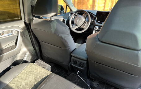 Toyota RAV4, 2024 год, 3 700 000 рублей, 11 фотография