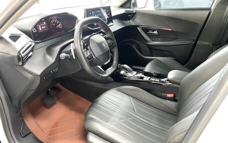 Peugeot 2008 II, 2023 год, 1 550 000 рублей, 6 фотография