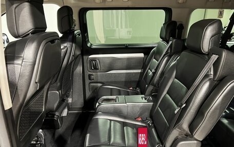 Peugeot Traveller I, 2021 год, 2 690 000 рублей, 19 фотография